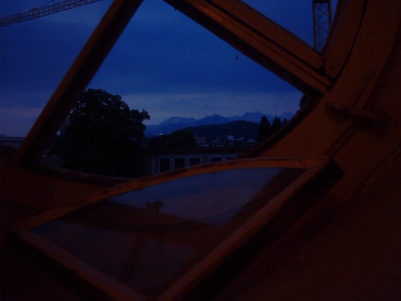 Click for original image 586k 2048x1536