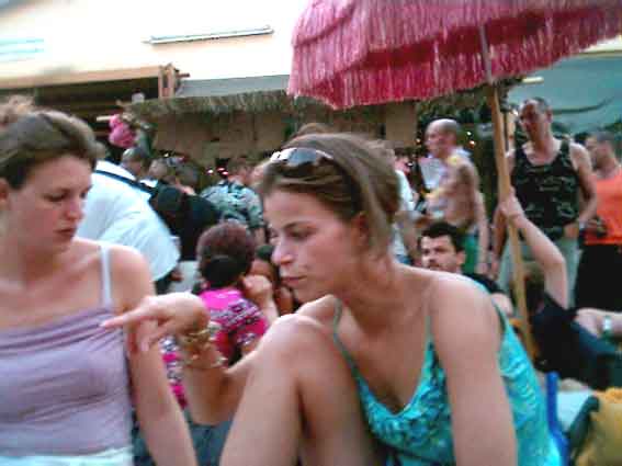 If anyone knows this lady pls. get in touch with mailbutton on the left!